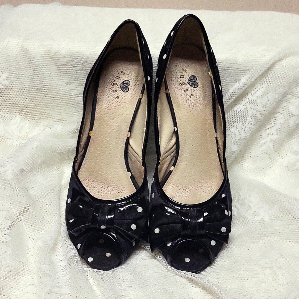 Sugar Black with White Polka-dot and Bowtie on Toe Heel no size likely fit 8-8.5